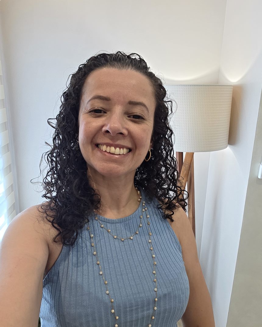 Liliam Oliveira, neuropsicóloga, em seu consultório em Guarulhos